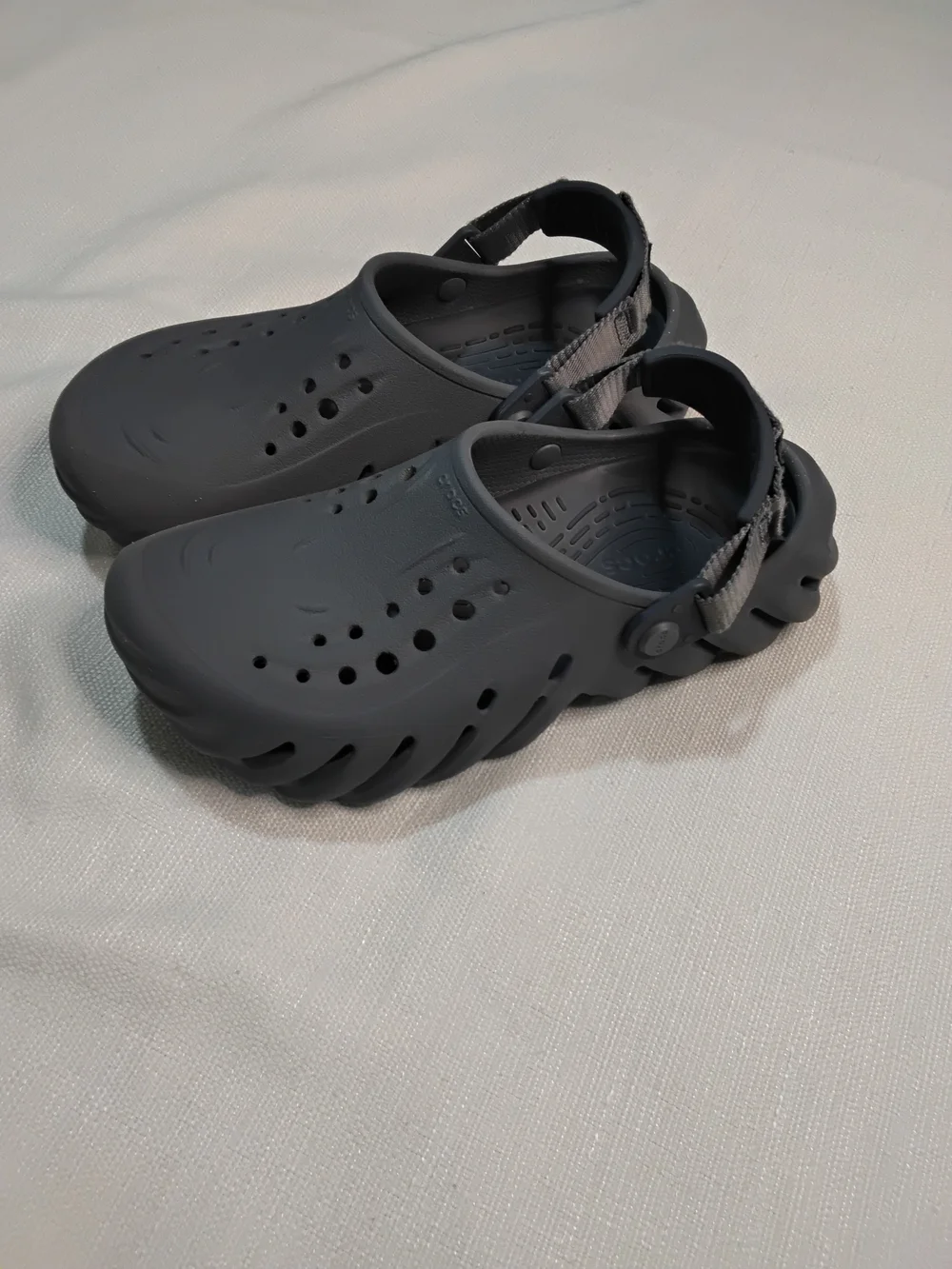 CROCS Echo Kids Classic Clog in Charcoal Sz J-6 Womens-8 Mules.
